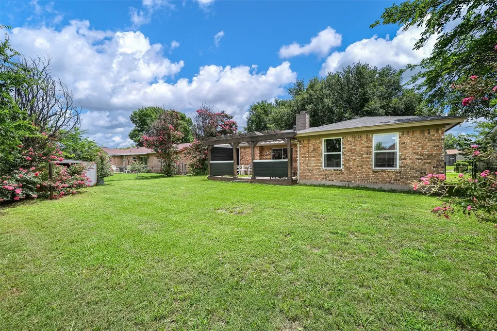 4421 Tiptop Street Haltom City TX 76117