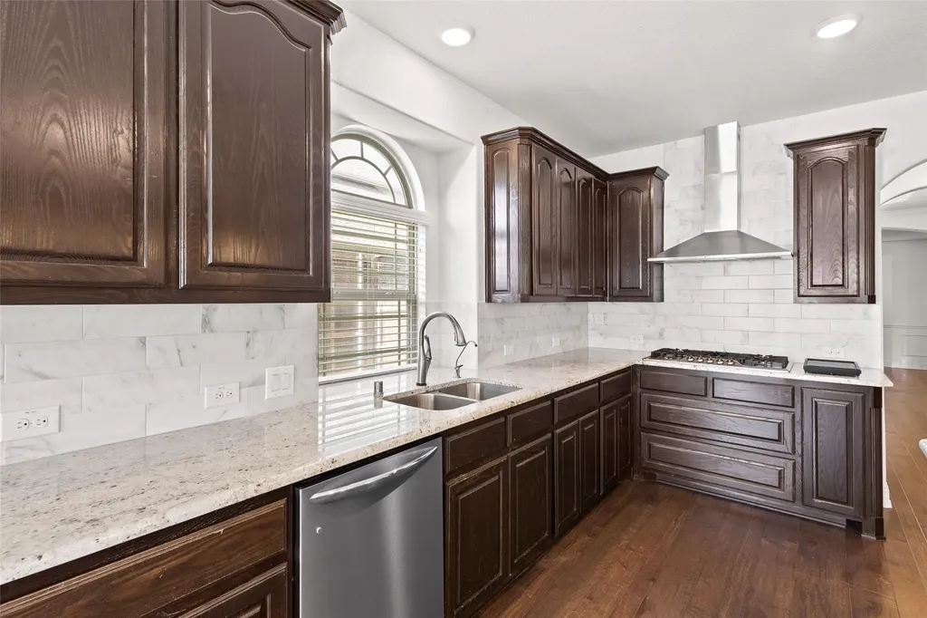604 Cody Lane Mansfield TX 76063