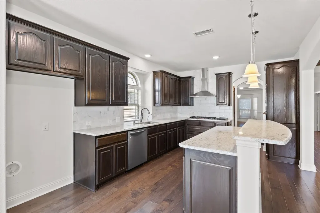 604 Cody Lane Mansfield TX 76063
