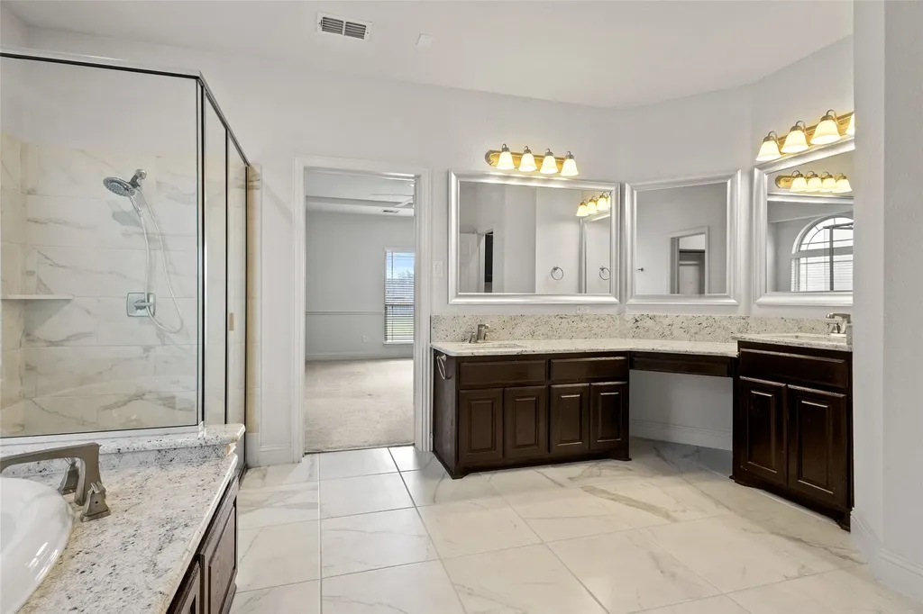 604 Cody Lane Mansfield TX 76063