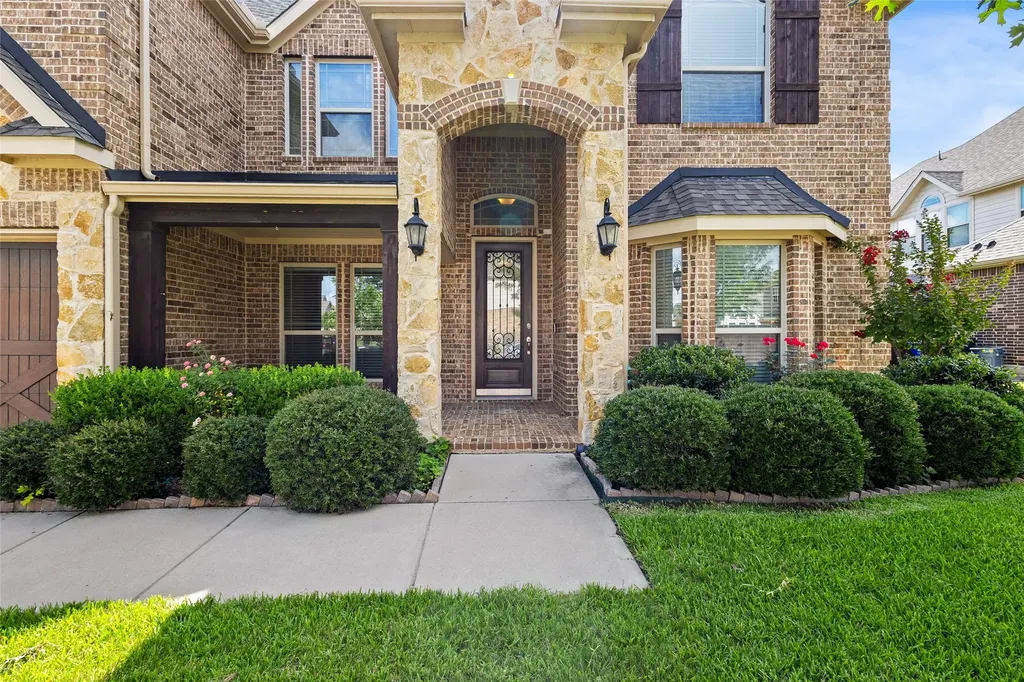 604 Cody Lane Mansfield TX 76063