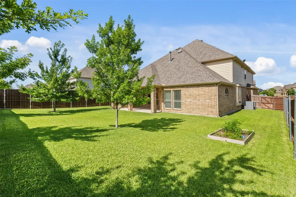 604 Cody Lane Mansfield TX 76063