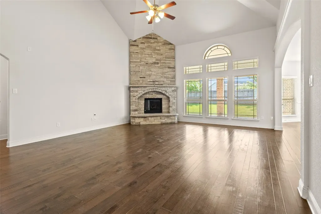 604 Cody Lane Mansfield TX 76063