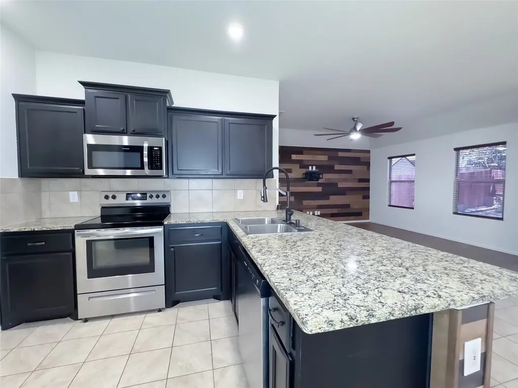 708 Stanmire Lake Trail Fort Worth TX 76120