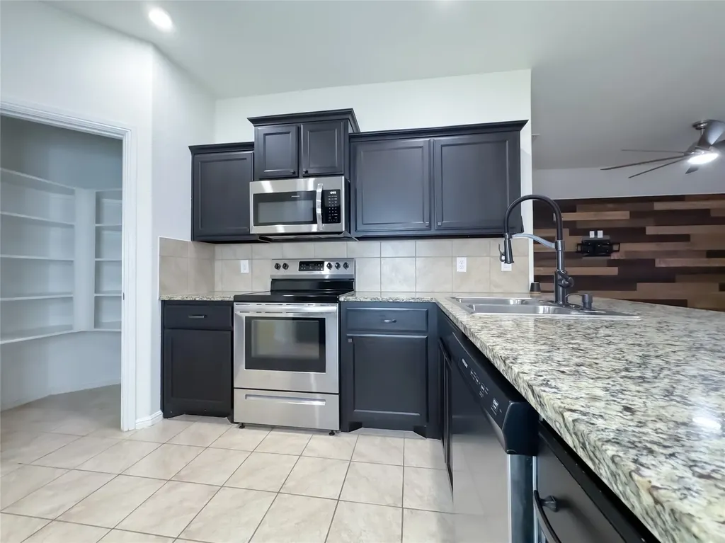 708 Stanmire Lake Trail Fort Worth TX 76120