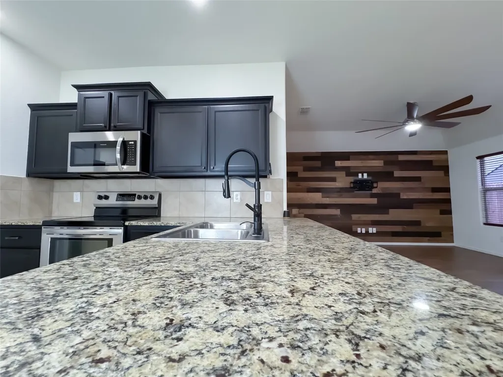 708 Stanmire Lake Trail Fort Worth TX 76120