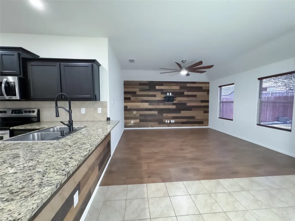 708 Stanmire Lake Trail Fort Worth TX 76120