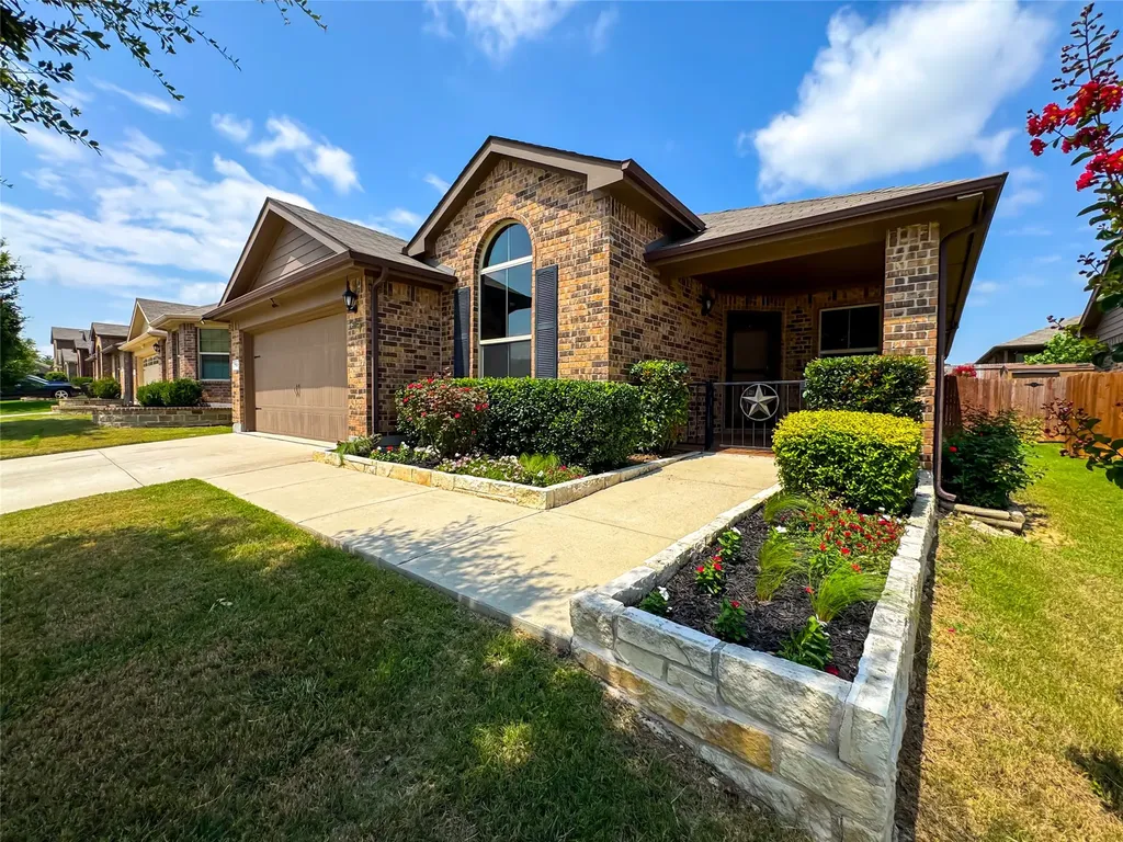 708 Stanmire Lake Trail Fort Worth TX 76120
