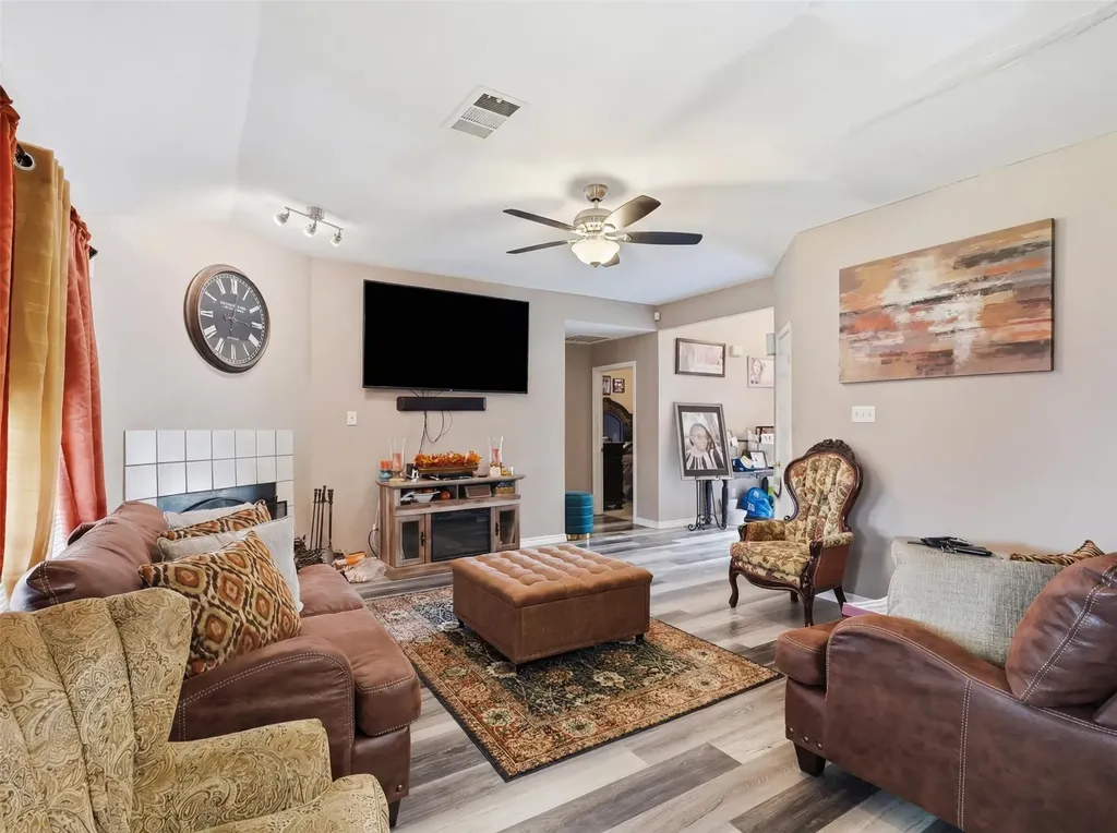 1531 Rebecca Lane Lancaster TX 75134