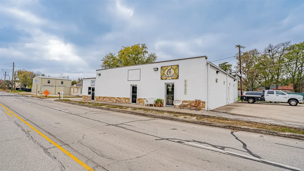 347 N Cherry Lane White Settlement TX 76108