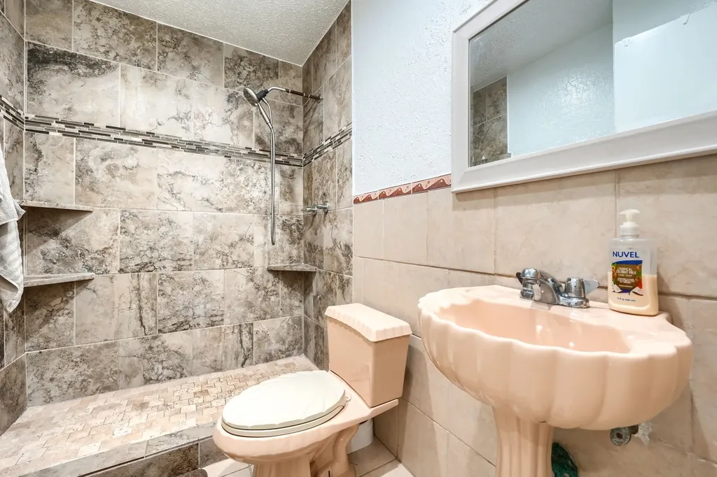 1526 Bitter Creek Drive Garland TX 75040