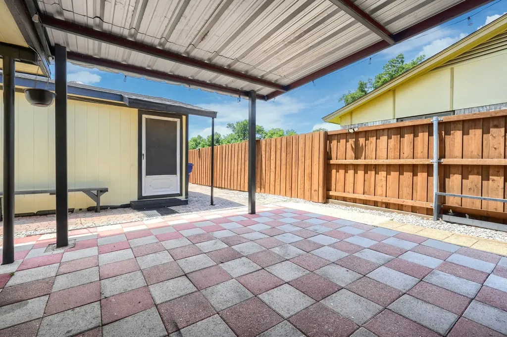 1526 Bitter Creek Drive Garland TX 75040
