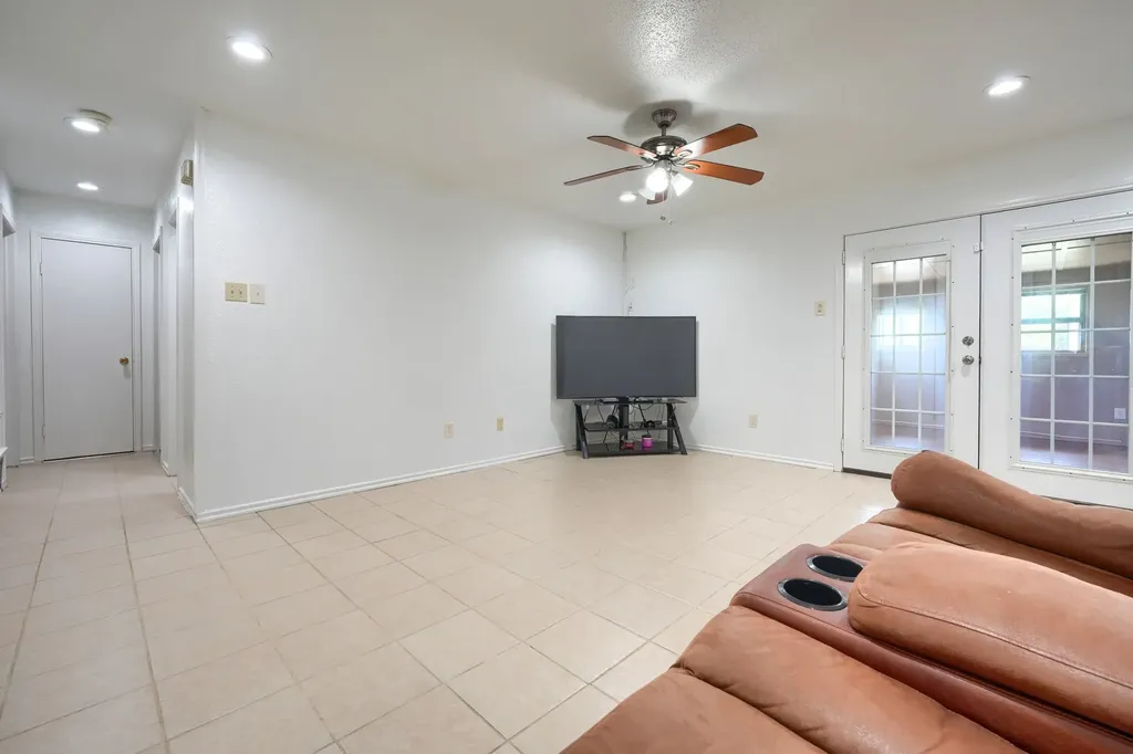 1526 Bitter Creek Drive Garland TX 75040