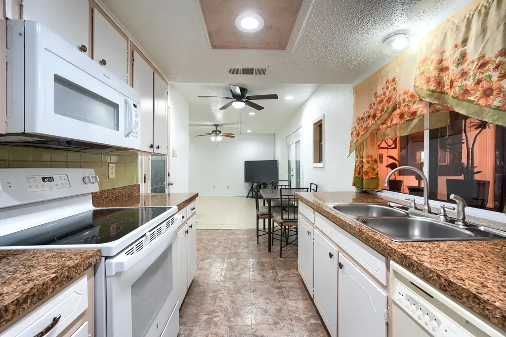 1526 Bitter Creek Drive Garland TX 75040