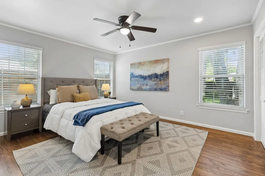 1812 Swan Drive Dallas TX 75228