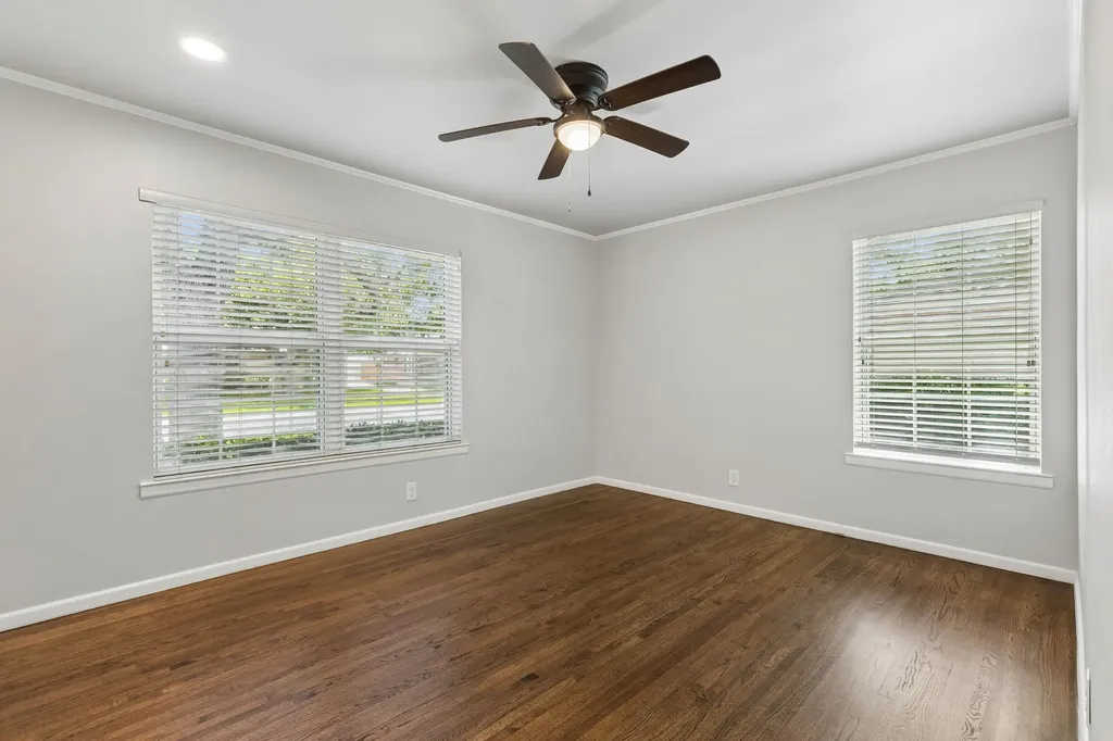 1812 Swan Drive Dallas TX 75228