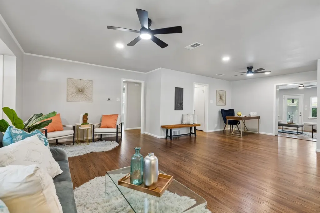1812 Swan Drive Dallas TX 75228
