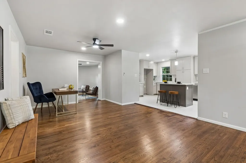 1812 Swan Drive Dallas TX 75228