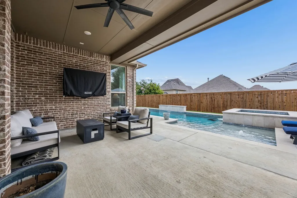 1104 Highpoint Way Roanoke TX 76262