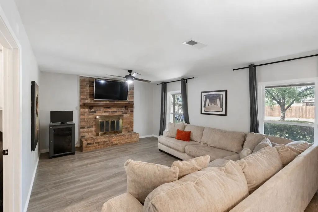2910 Geneva Drive Garland TX 75040
