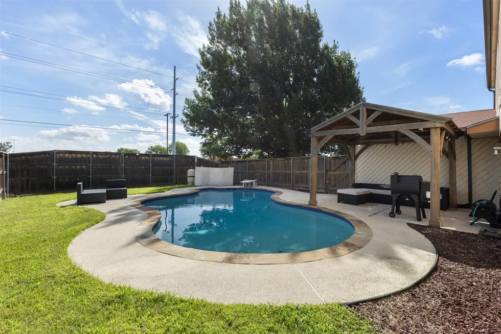 2910 Geneva Drive Garland TX 75040