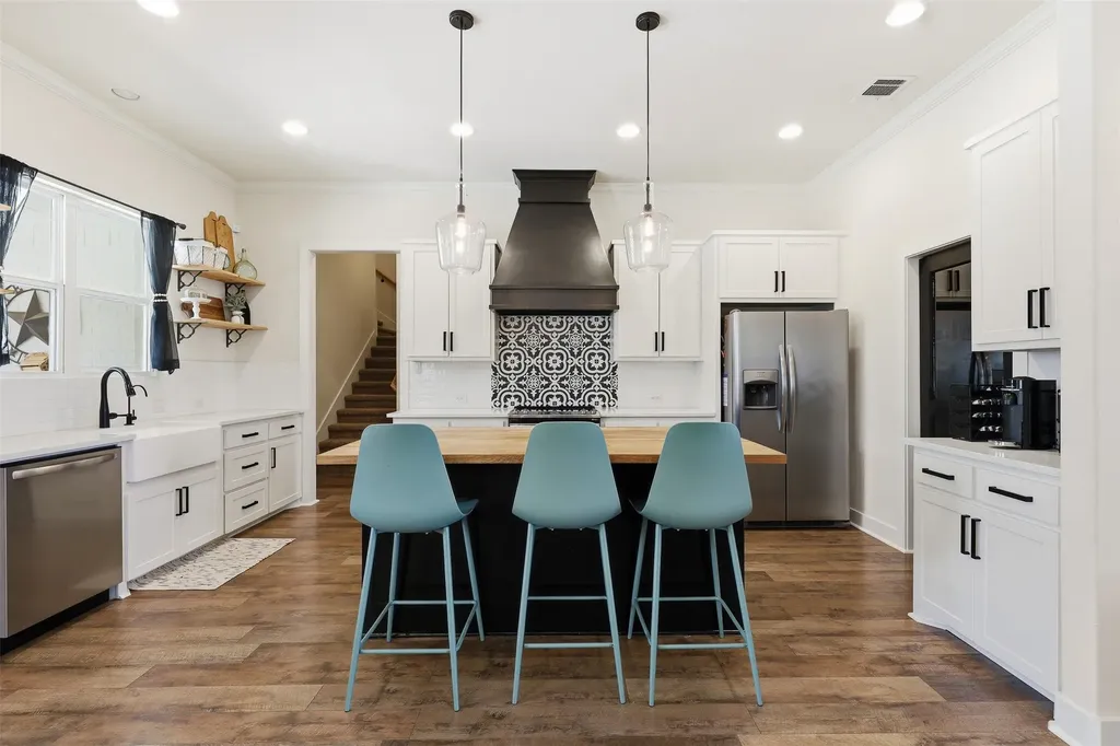 400 Stone Mountain Court Cresson TX 76035
