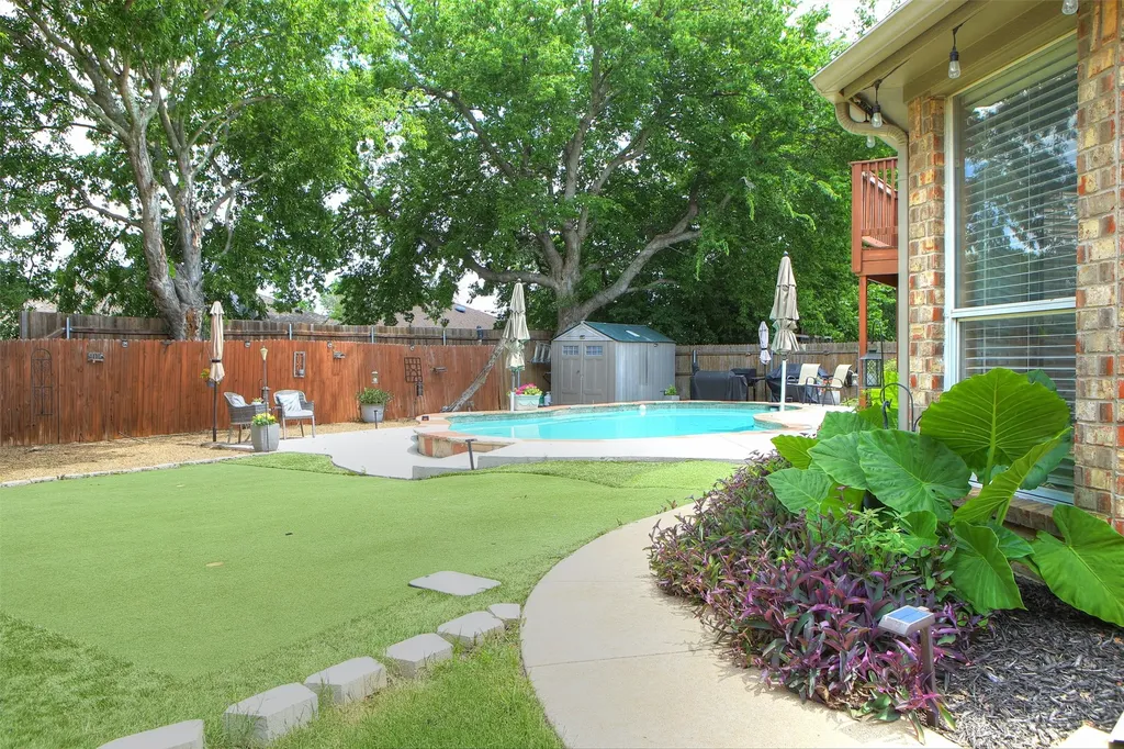 652 Chestnut Lane Saginaw TX 76179