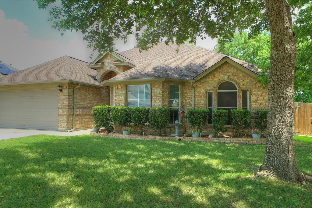 652 Chestnut Lane Saginaw TX 76179