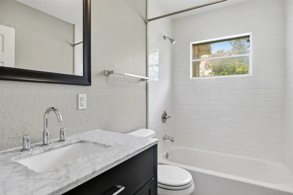 3524 South Drive Fort Worth TX 76109