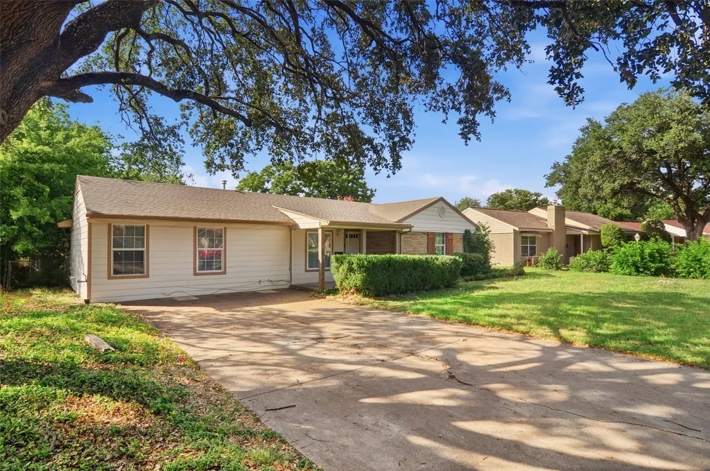 3524 South Drive Fort Worth TX 76109