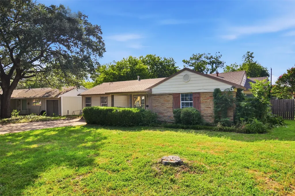3524 South Drive Fort Worth TX 76109