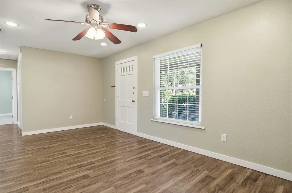 3524 South Drive Fort Worth TX 76109