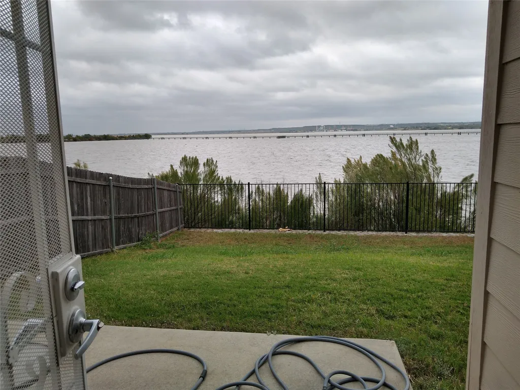 1846 Bayfront Drive Dallas TX 75051