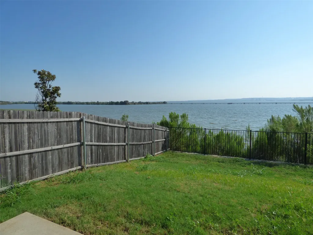 1846 Bayfront Drive Dallas TX 75051