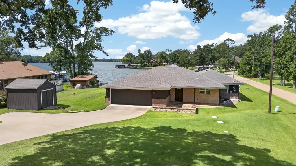 1075 Callender Lake Drive Murchison TX 75778