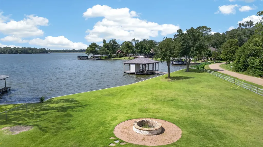 1075 Callender Lake Drive Murchison TX 75778