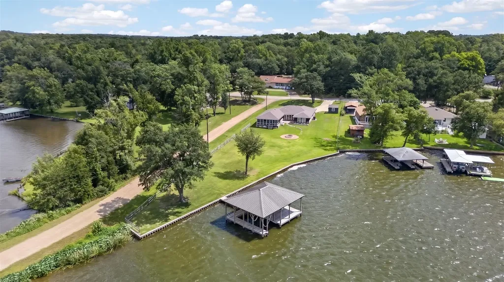 1075 Callender Lake Drive Murchison TX 75778