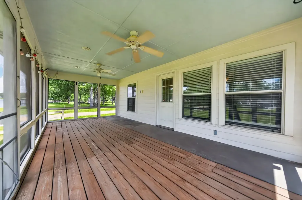 1075 Callender Lake Drive Murchison TX 75778