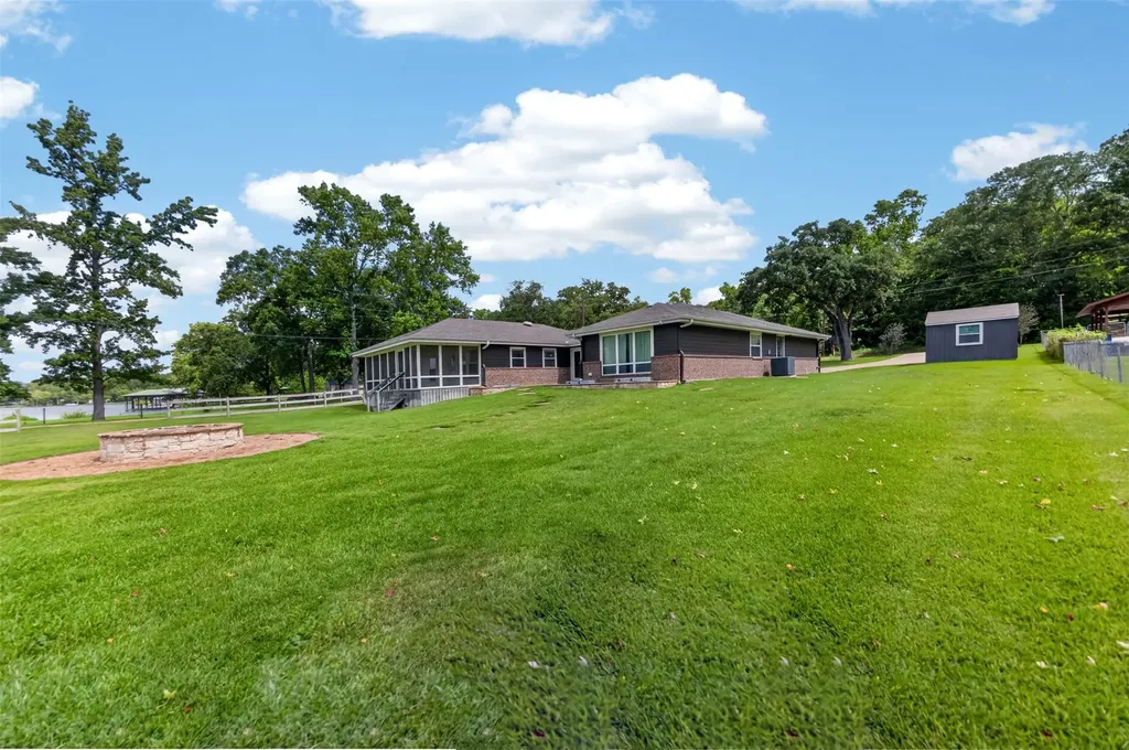 1075 Callender Lake Drive Murchison TX 75778