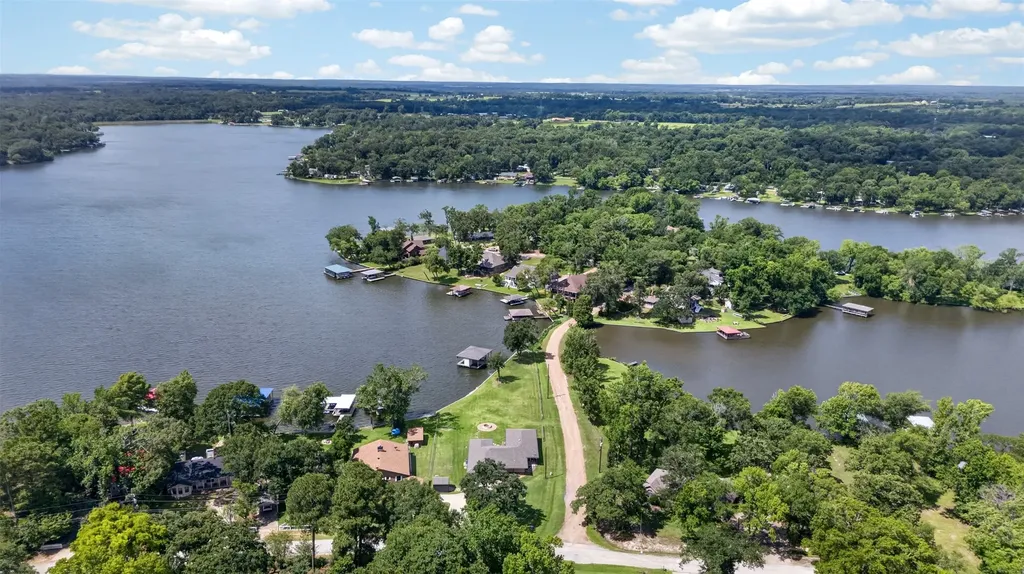 1075 Callender Lake Drive Murchison TX 75778