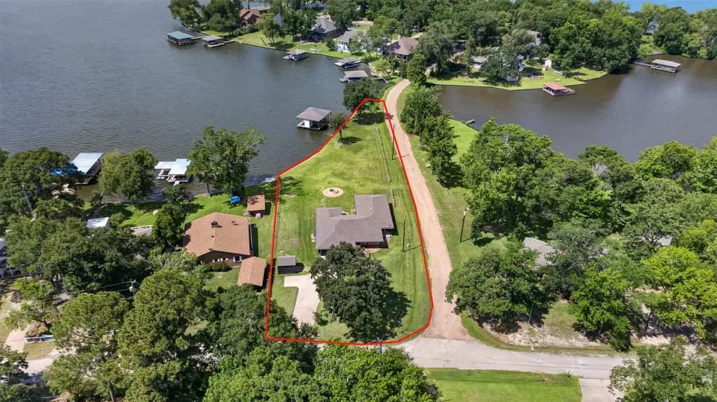 1075 Callender Lake Drive Murchison TX 75778