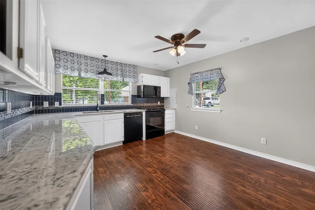 1075 Callender Lake Drive Murchison TX 75778