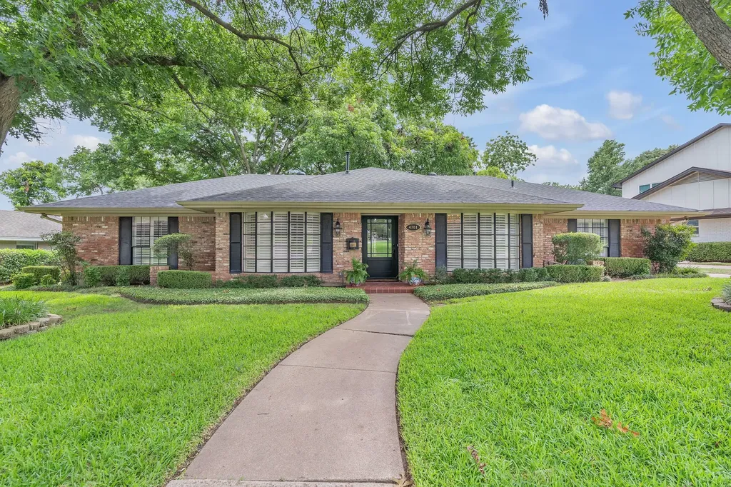 4701 Fieldcrest Drive Fort Worth TX 76109
