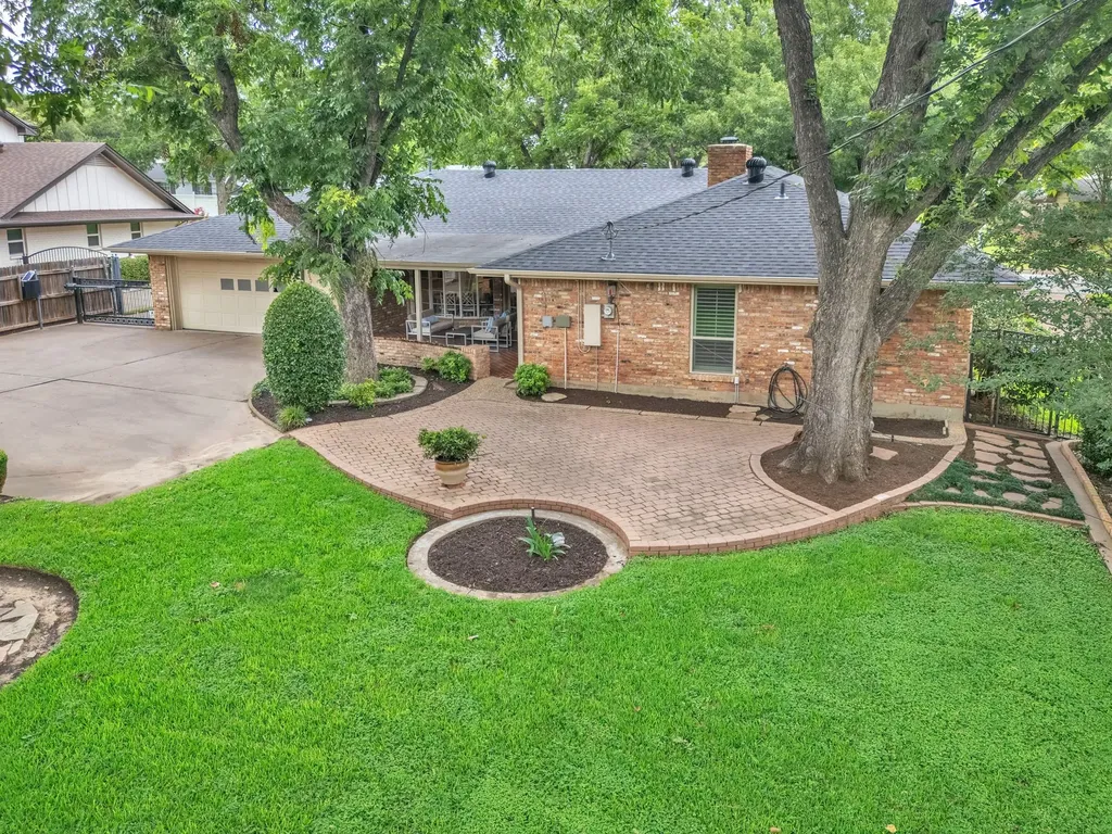 4701 Fieldcrest Drive Fort Worth TX 76109