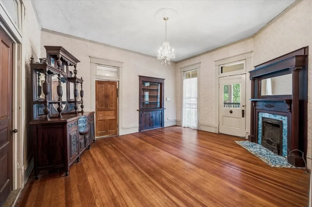 200 S Hawkins Street Waxahachie TX 75165