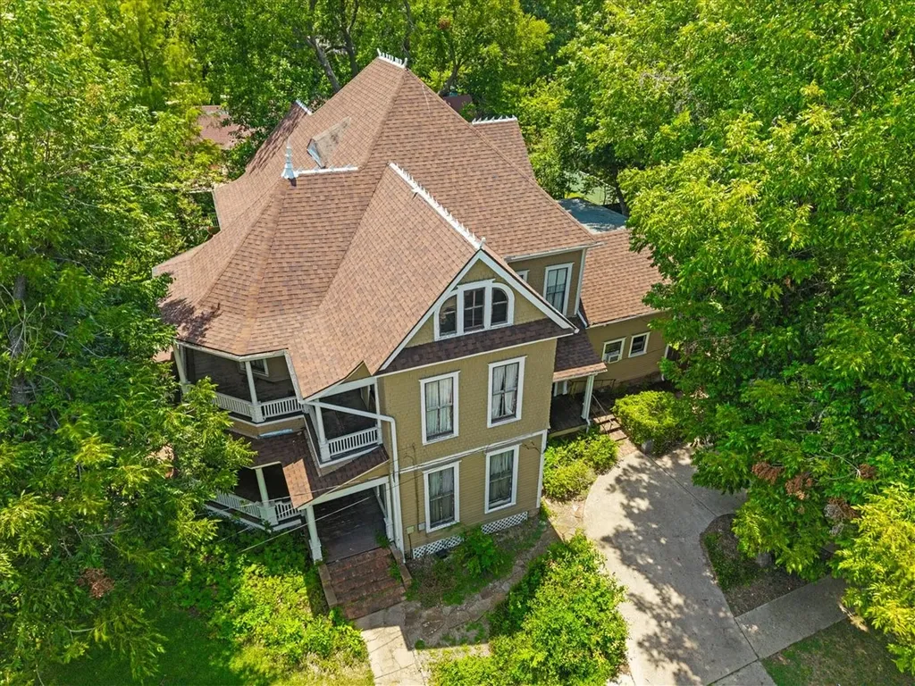 200 S Hawkins Street Waxahachie TX 75165