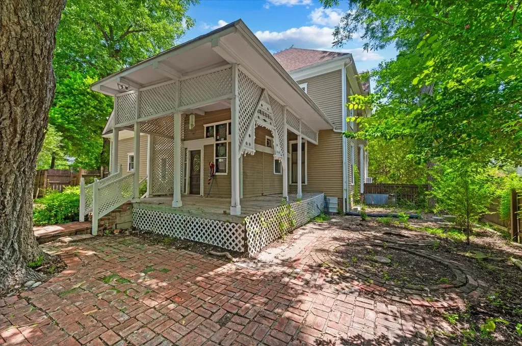 200 S Hawkins Street Waxahachie TX 75165