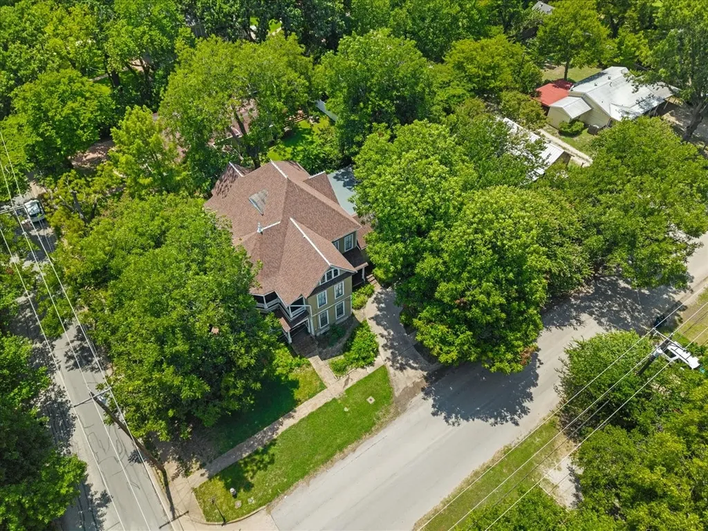 200 S Hawkins Street Waxahachie TX 75165