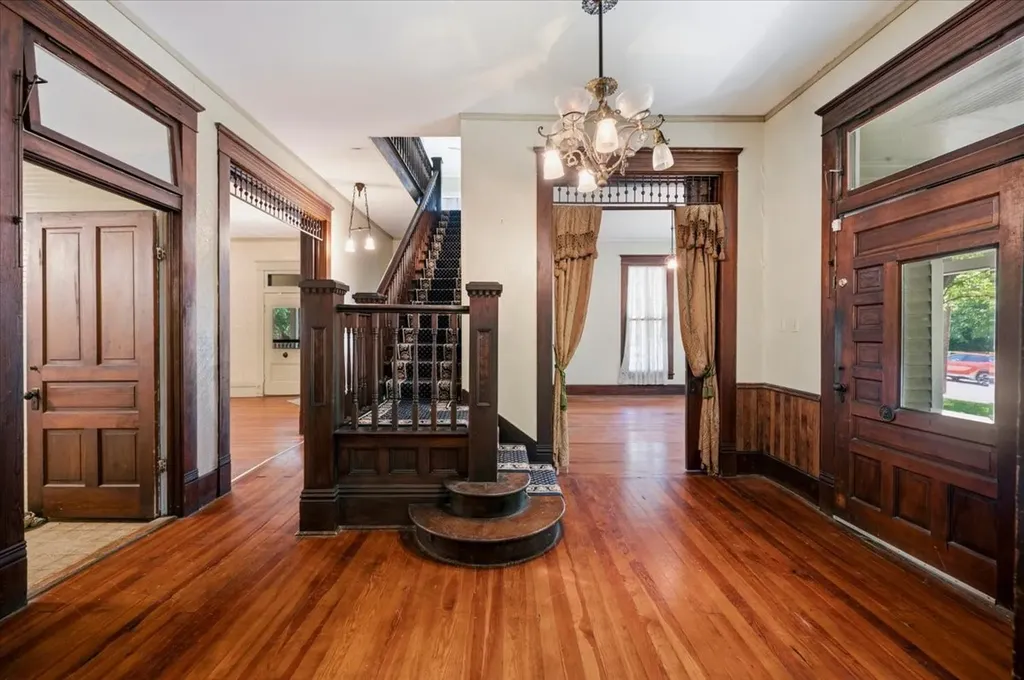 200 S Hawkins Street Waxahachie TX 75165