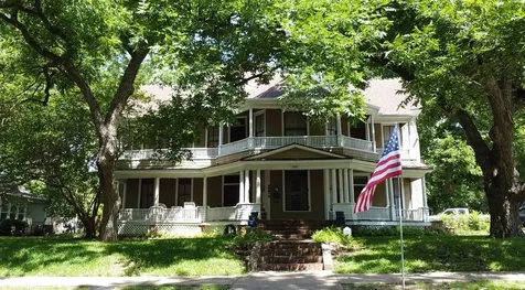 200 S Hawkins Street Waxahachie TX 75165